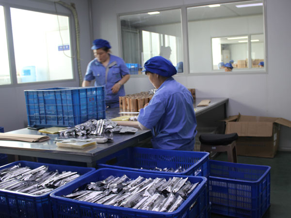 自己做膏藥生產(chǎn)商自己建廠合適還是找代加工廠家合作貼牌? 自己做膏藥生產(chǎn)商自己建廠合適還是找代加工廠家合作貼牌?